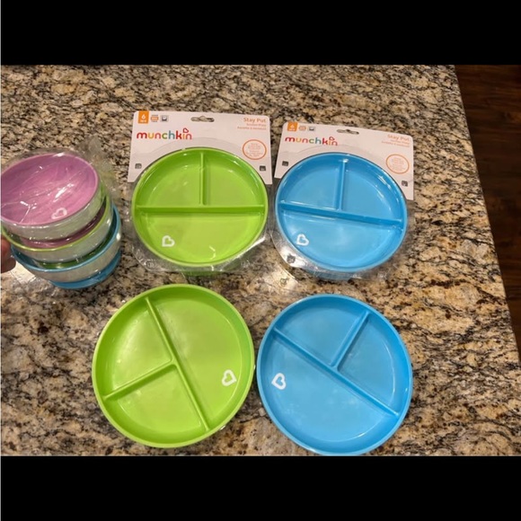 Munchkin Divided Plates and Bowls Set - Green and Blue - Picture 1 of 4
